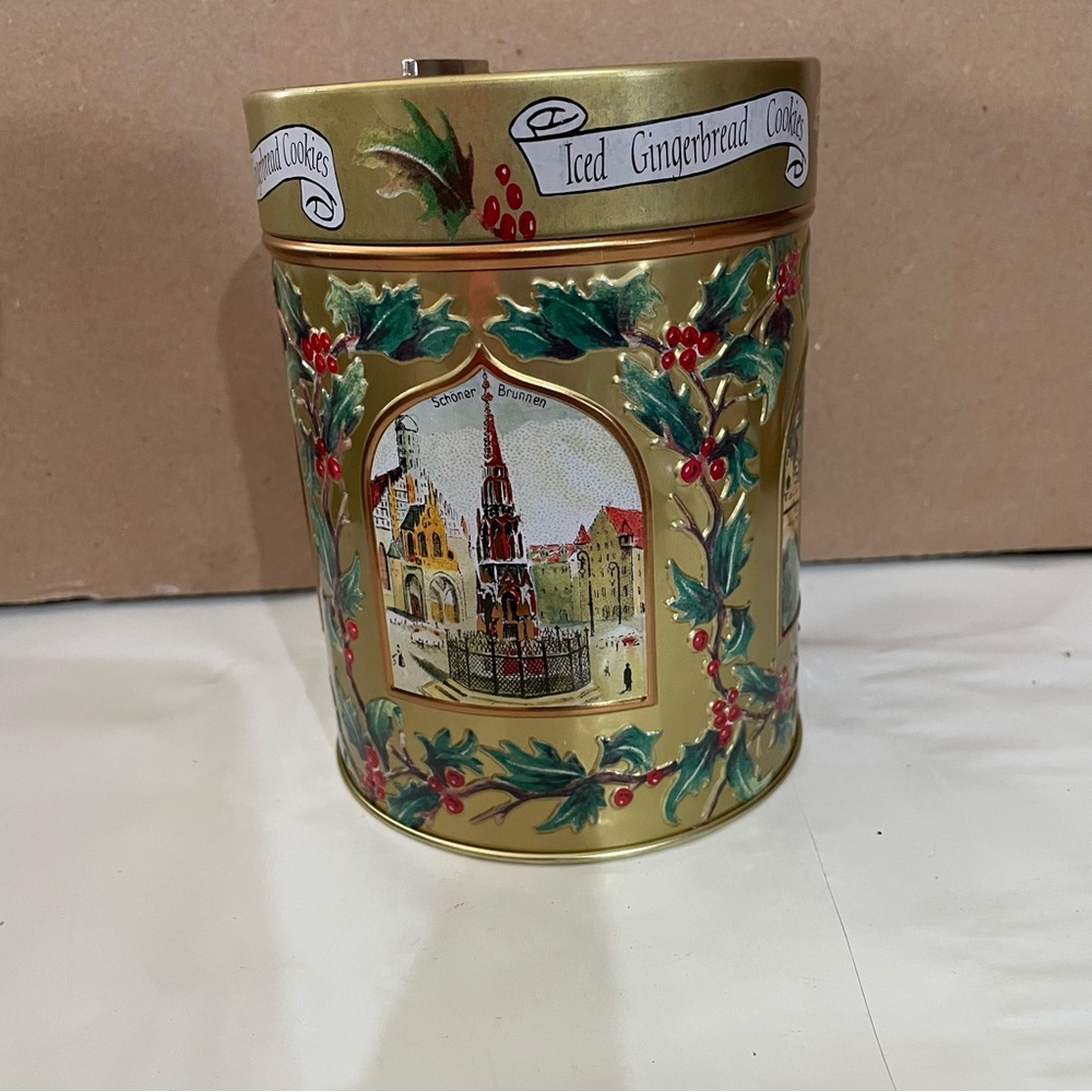 Lambertz German Gingerbread Cookie Musical Music Box Tin Merry Little Christmas